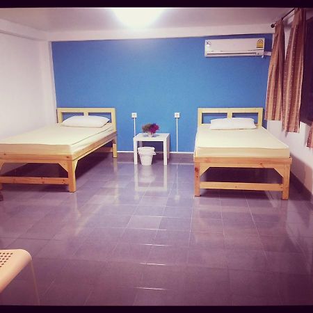 Tree Hostel กรุงเทพมหานคร ภายนอก รูปภาพ